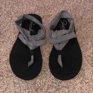 Skechers yoga foam sandals